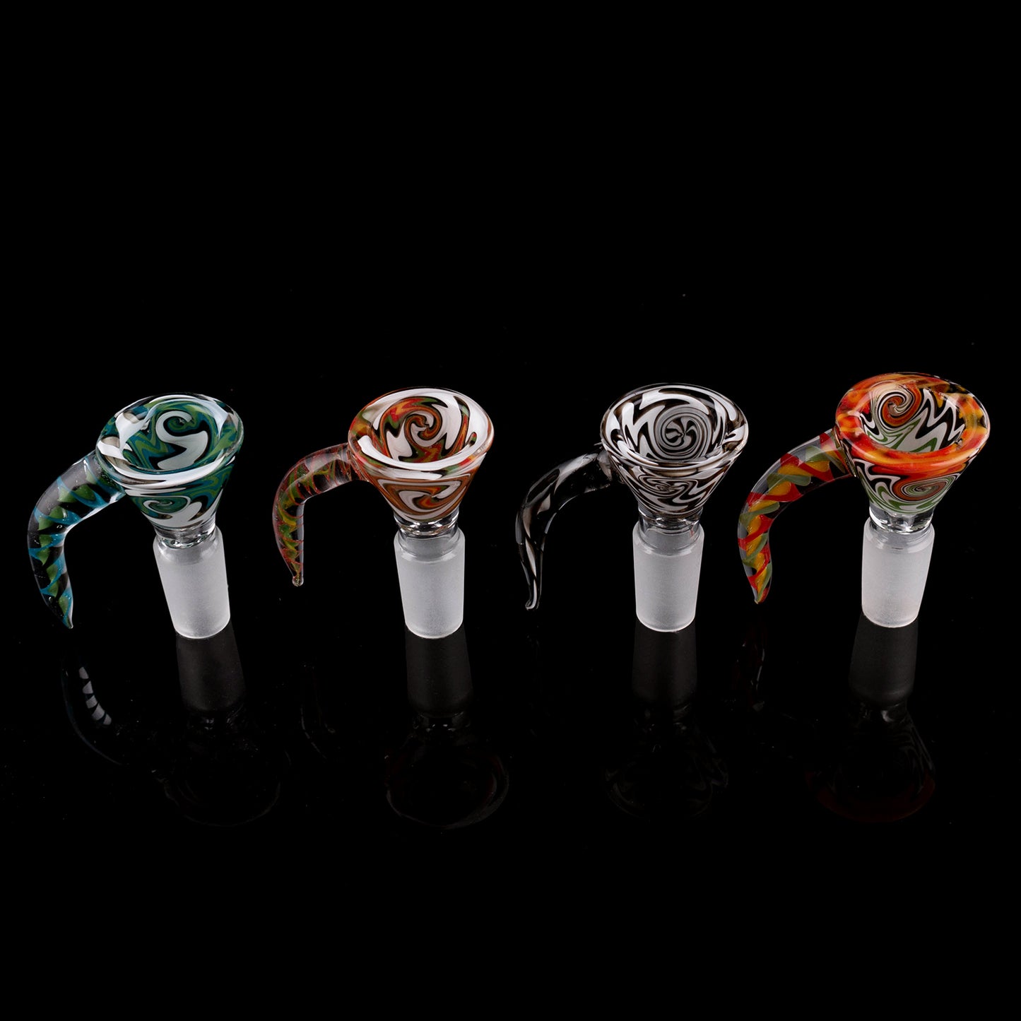 Single Horn Colorful Handle Glass Bowl Piece PT520