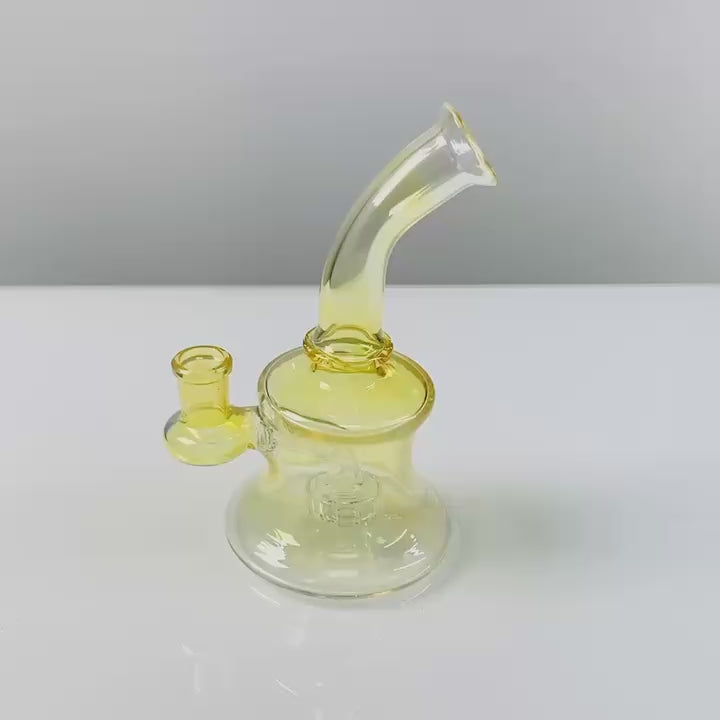 Pipes / Bongs & Dabbing Rigs : By  –